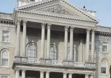 Close up of NH State House columns